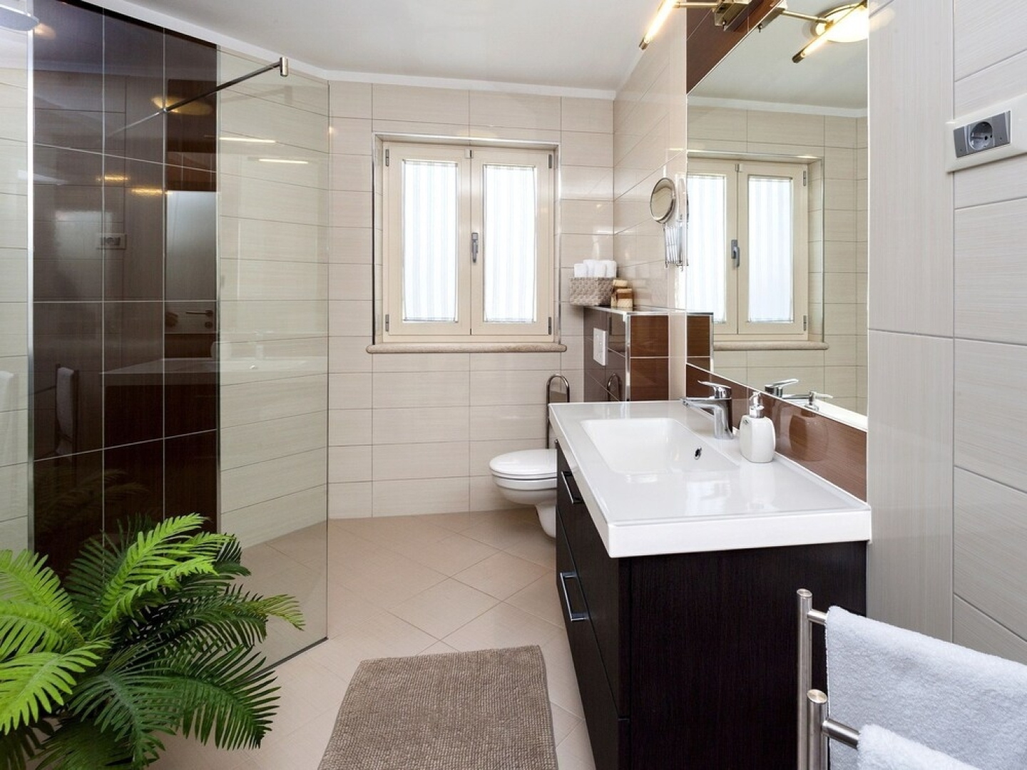 Luxury Villa for up to 6 Persons With Pool, Bbq, Wine Cellar and Billiard