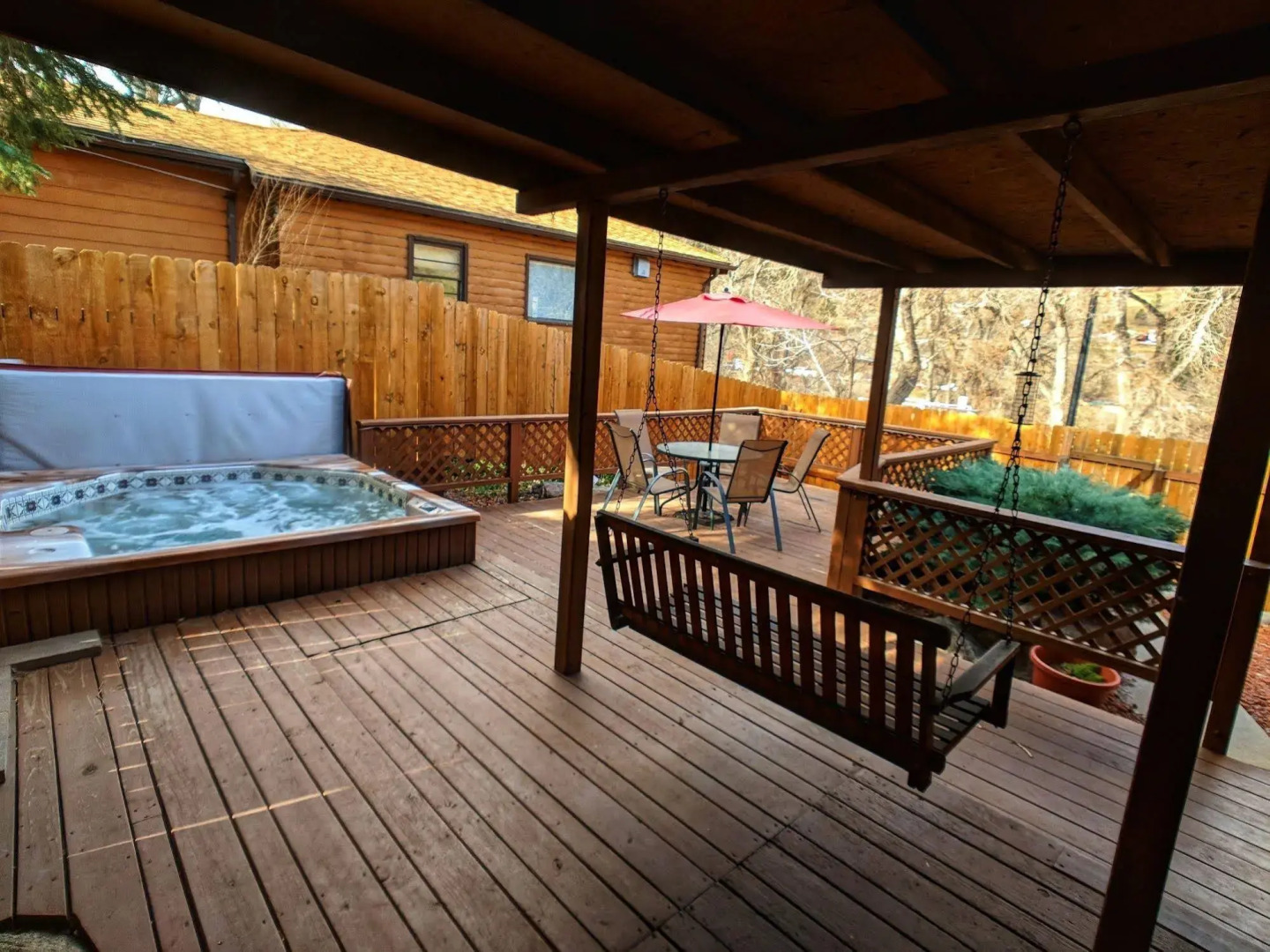 Foot of the Mountain Motel