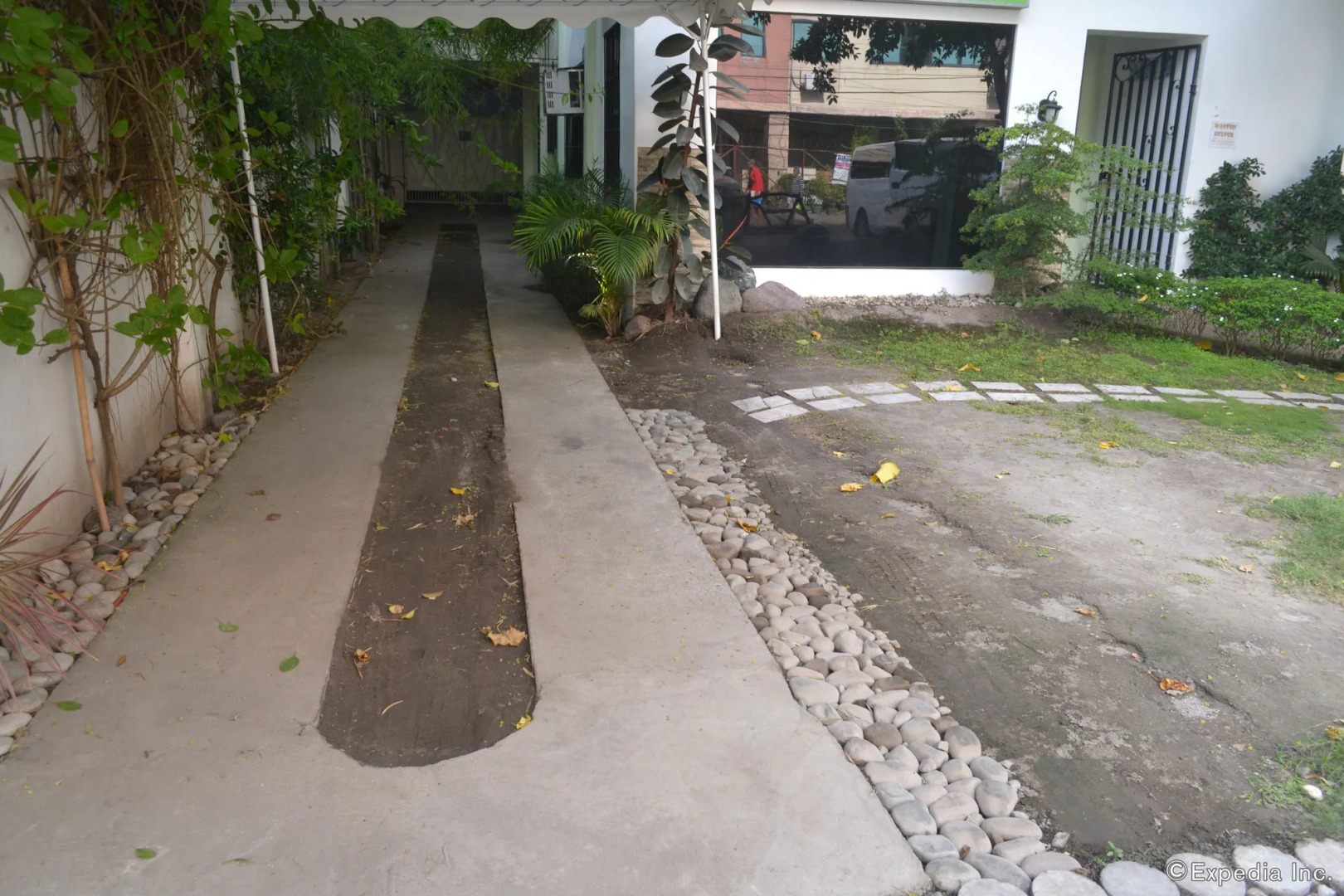 Limelily Pension House II