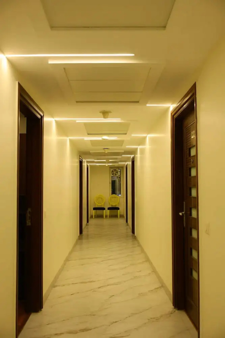 Karon Hotel - Lajpat Nagar