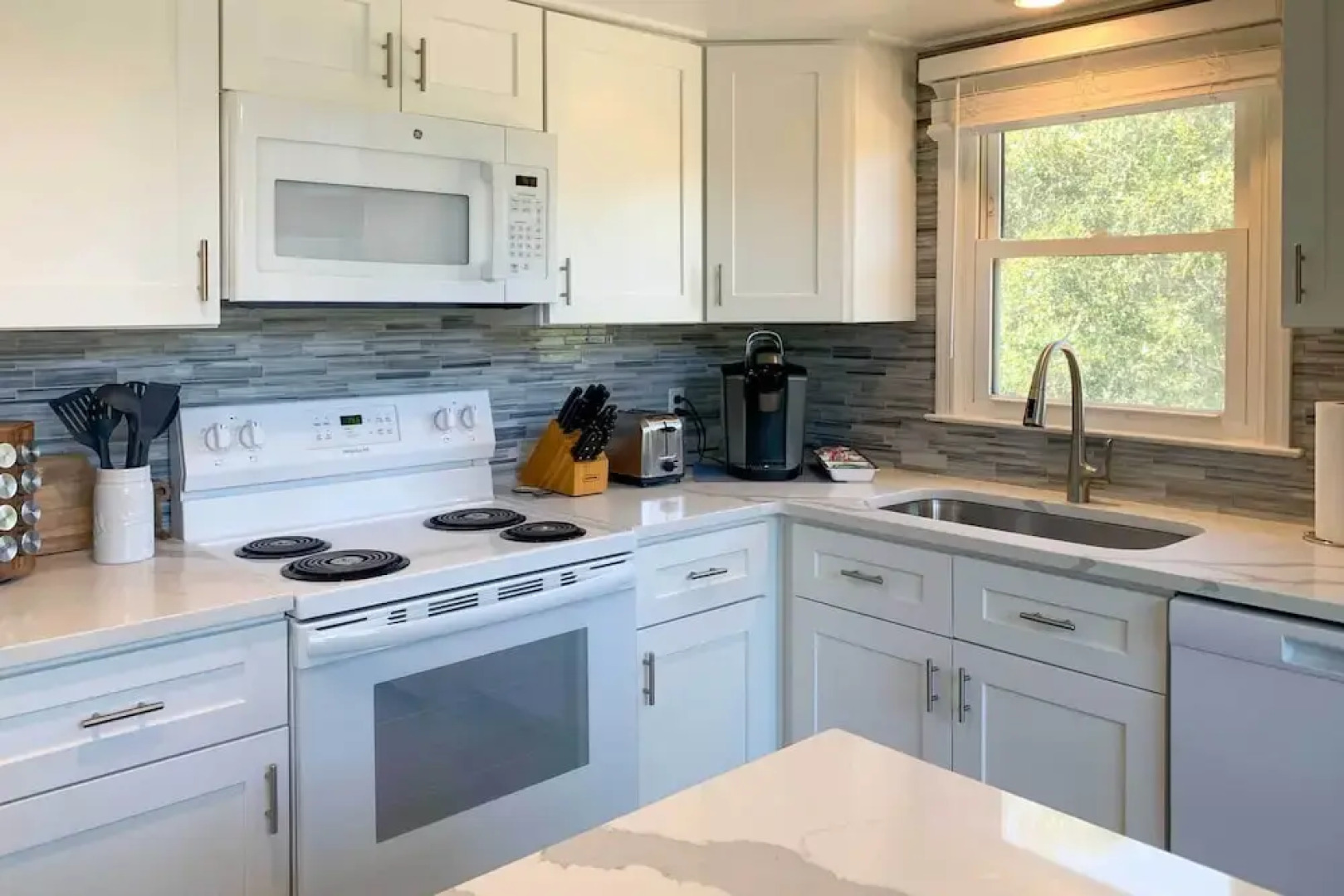 Kitty Hawk Coastal Escape w/ Updated Interior!