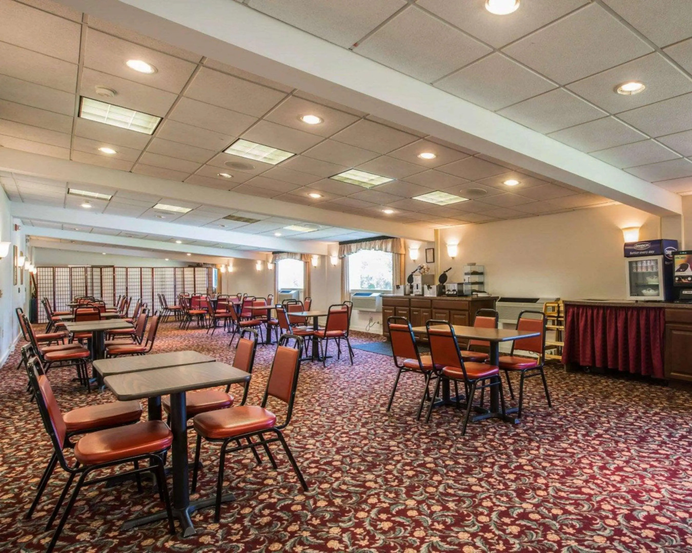 Clarion Inn & Suites at the Outlets of Lake George