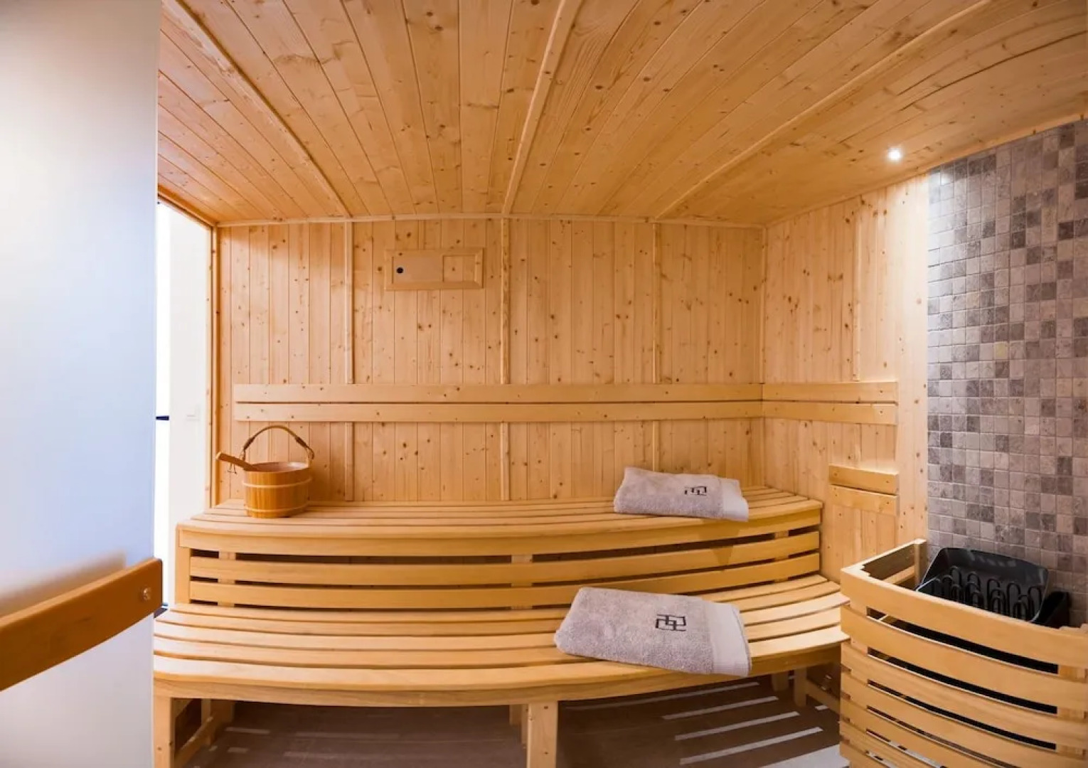 Luxury Villa Silent with Infinity Pool