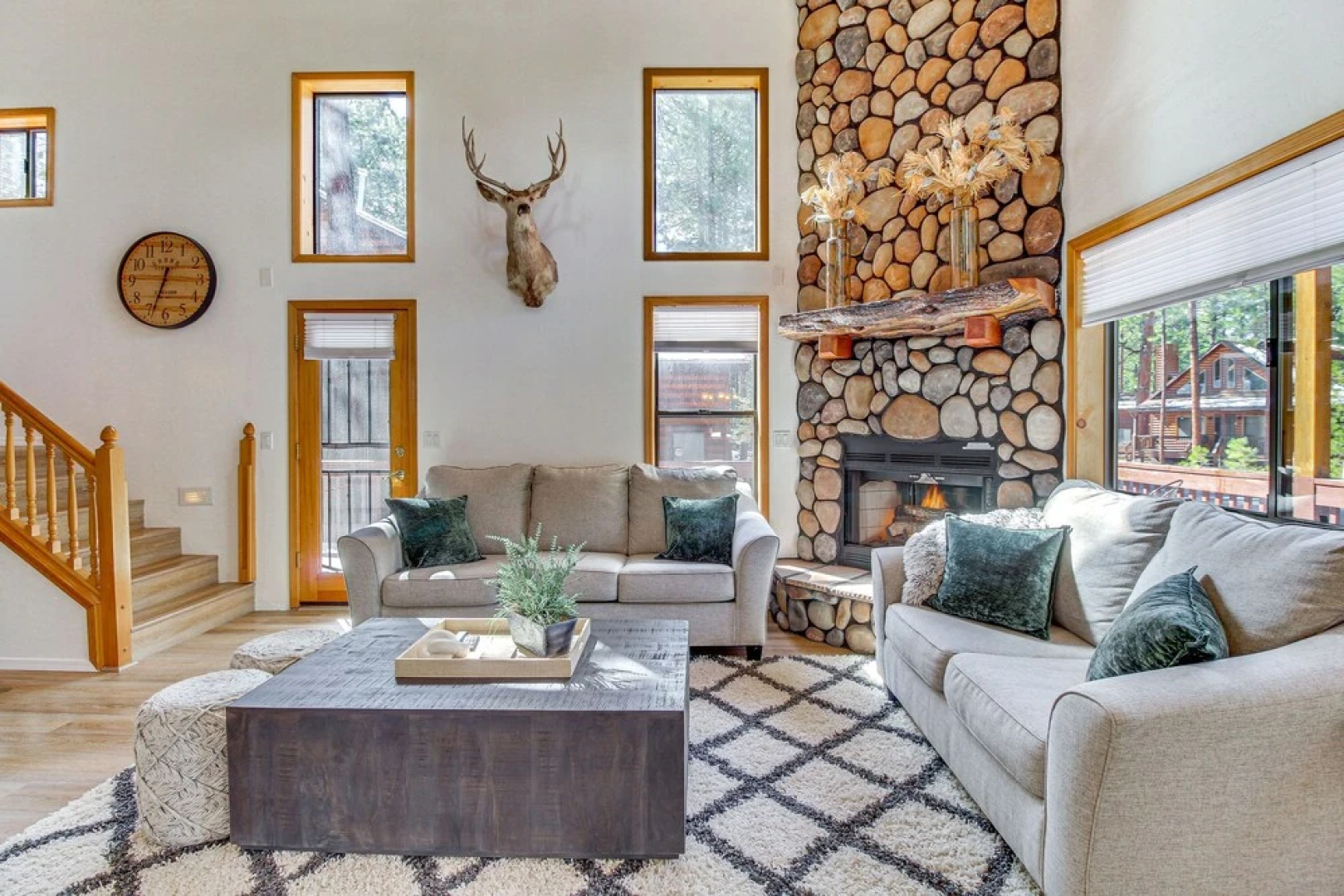 Pet-friendly Cabin w/ Fire Pit in Pinetop!