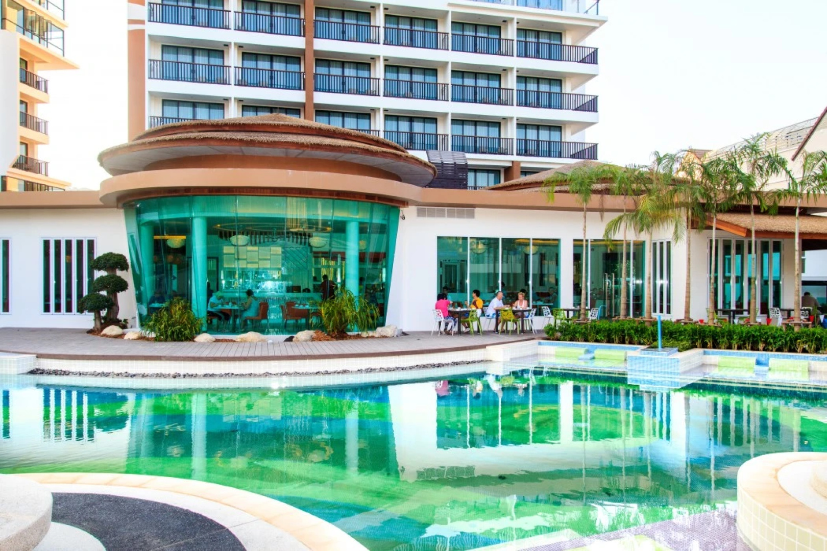 Курортный отель The Beach Heights Resort