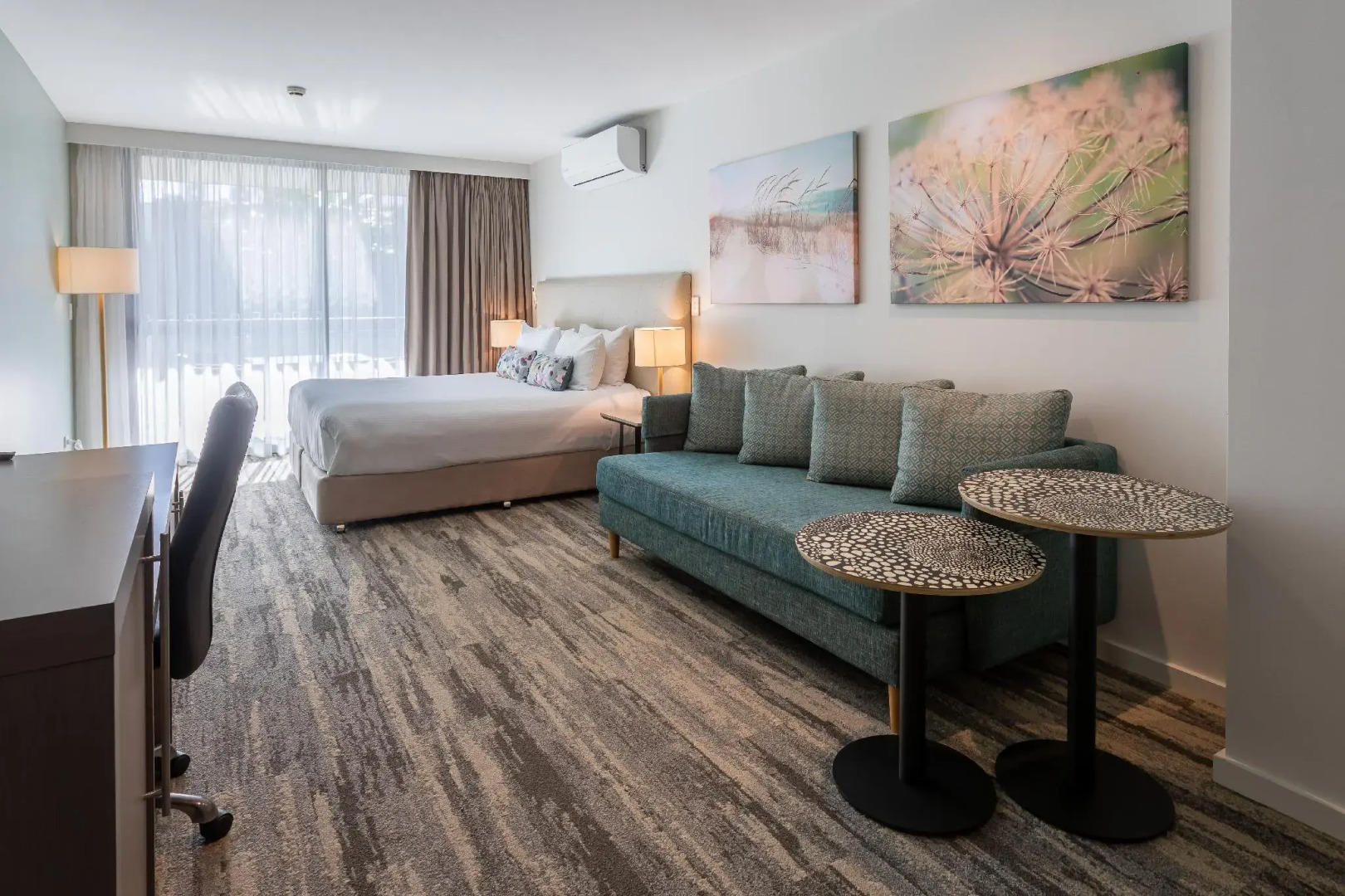 Nightelier Narrabeen