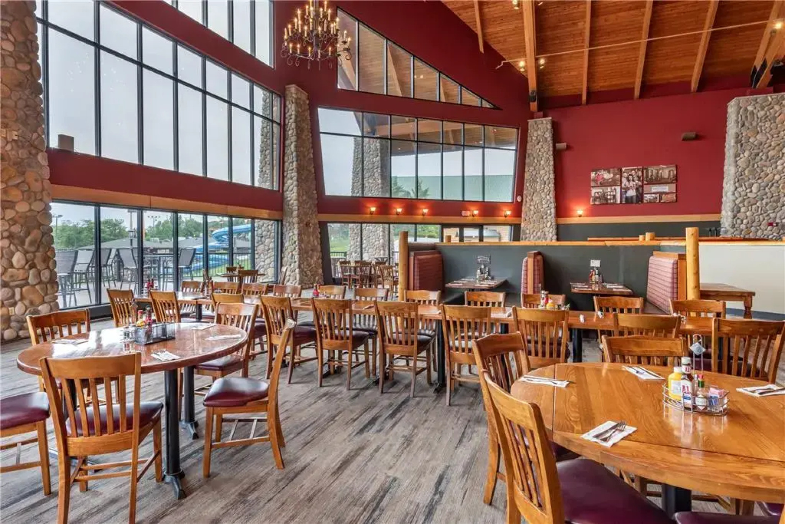 Three Bears Waterpark Resort Near Tomah, Ascend Collection Hotel