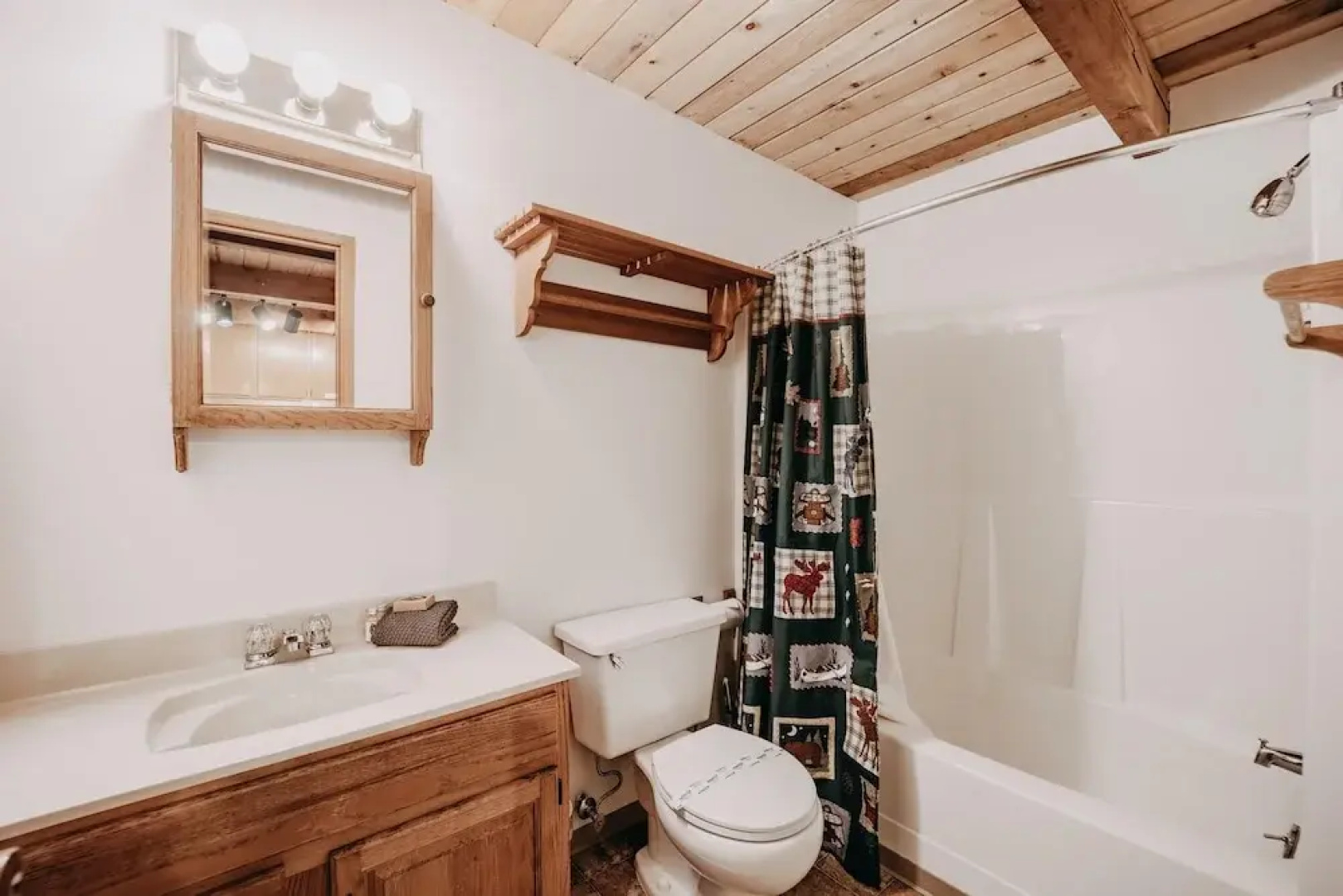 Mt Baker Lodging - Cabin 67 - Private 2-story Cabin With a Private hot tub