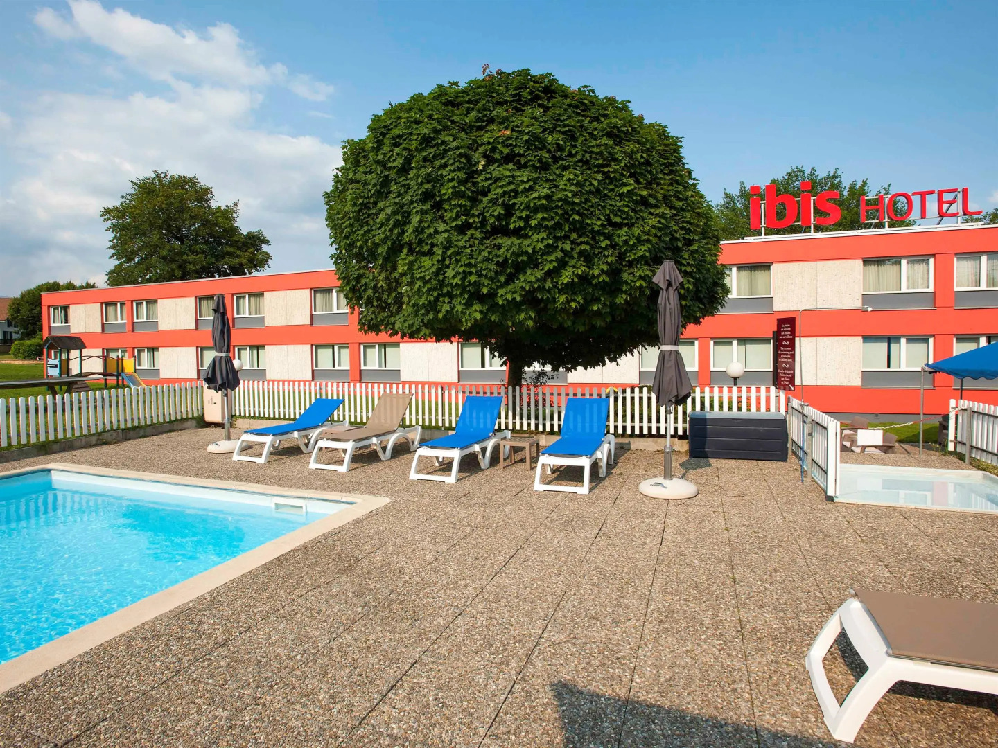 Ibis 3 Lacs Neuchatel Hotel