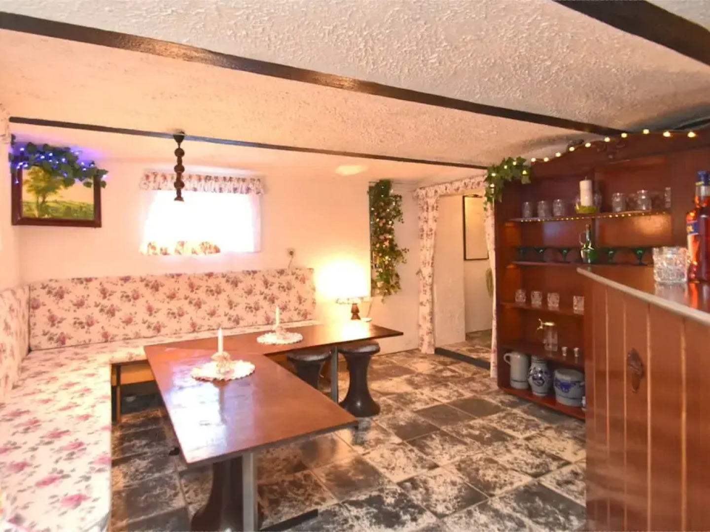 Sophisticated Holiday Home With Garden