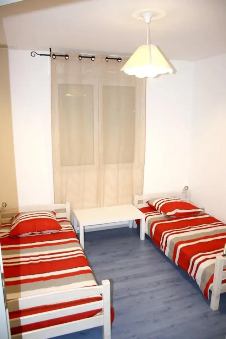 House With 2 Bedrooms in Eyliac, With Enclosed Garden and Wifi