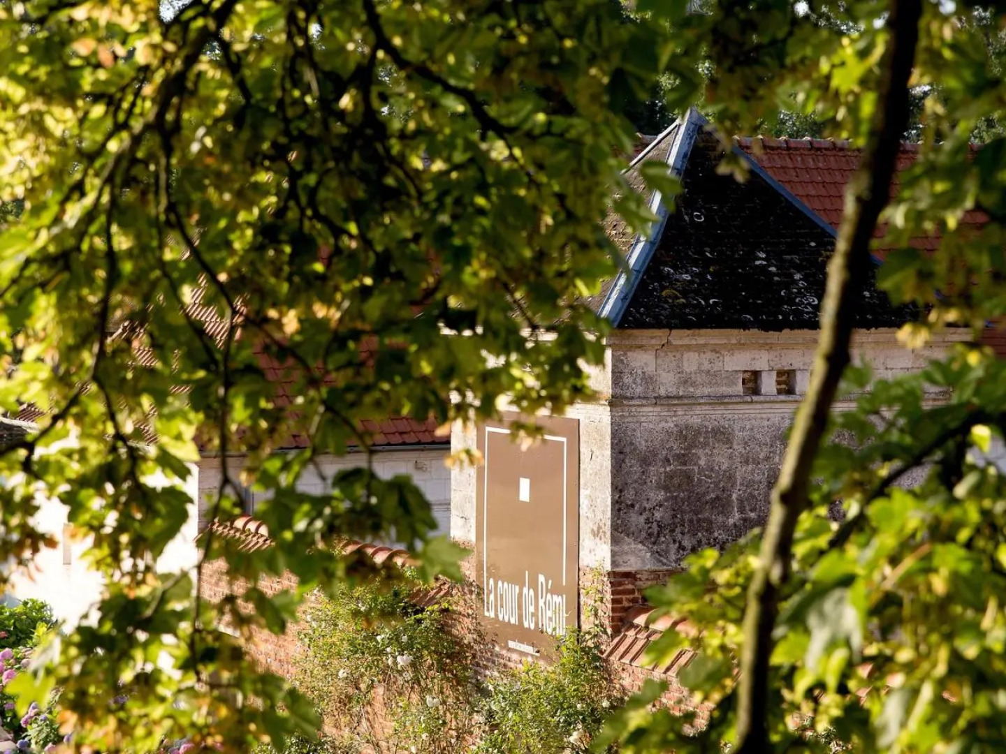 Logis Hôtel La Cour De Rémi