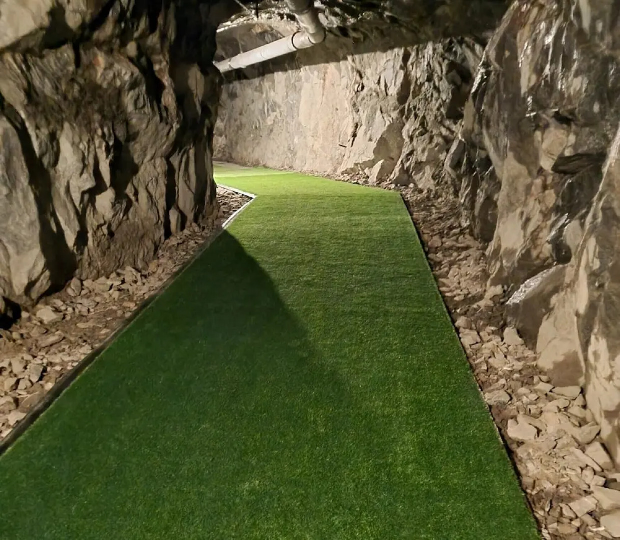 Cave Retreat - Sleeps 2 - Pets - Parking - Wifi