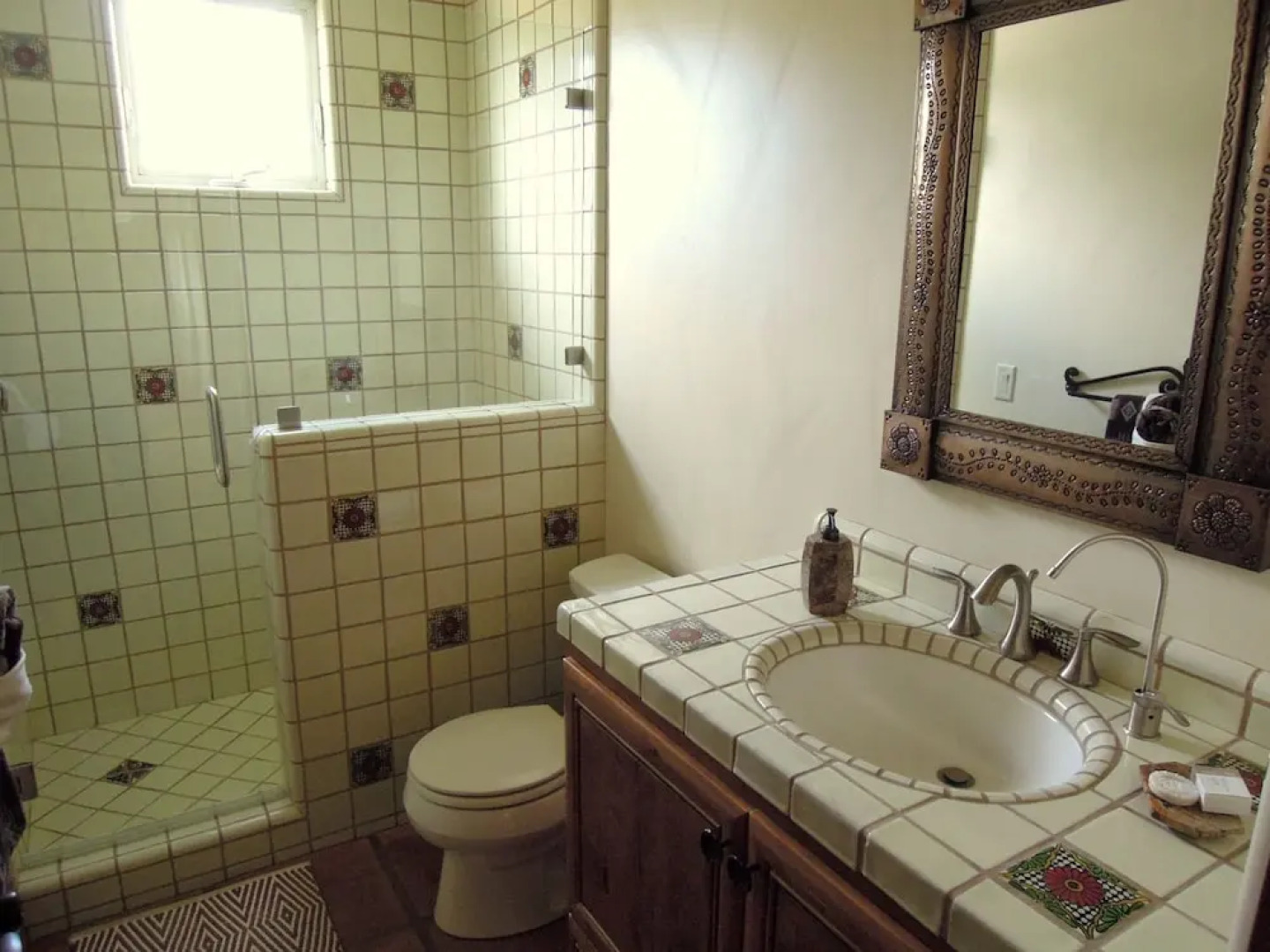 Croad Vineyards - The Inn