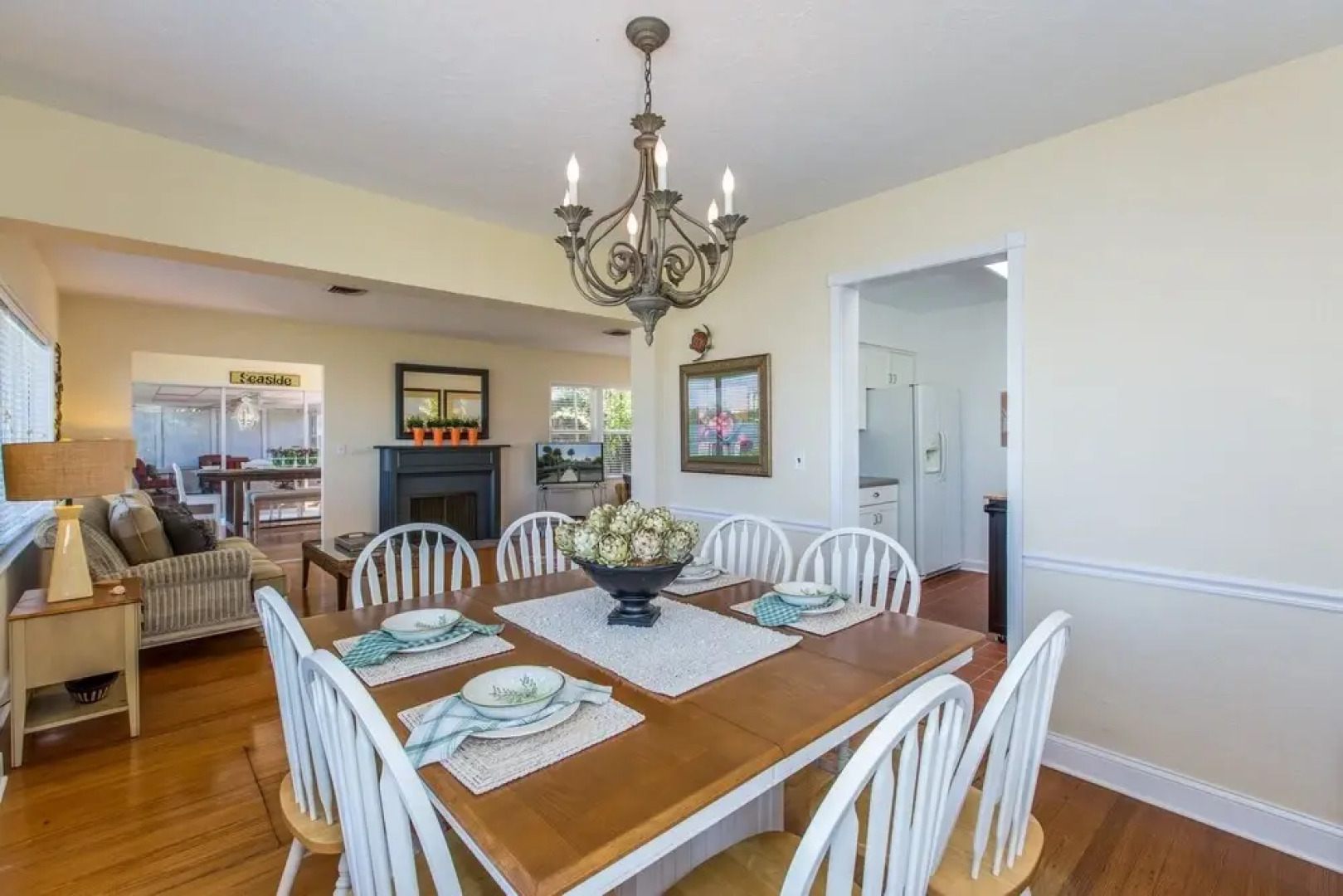 Treasured Times Beach House 3 Bedroom Home by RedAwning, Clearwater Beach