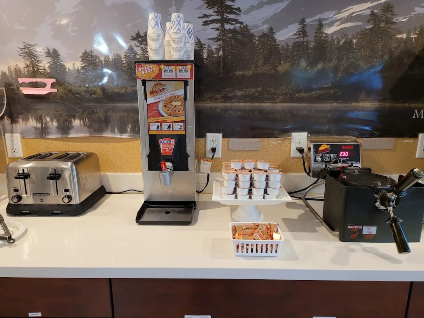 MorningGlory Inn & Suites