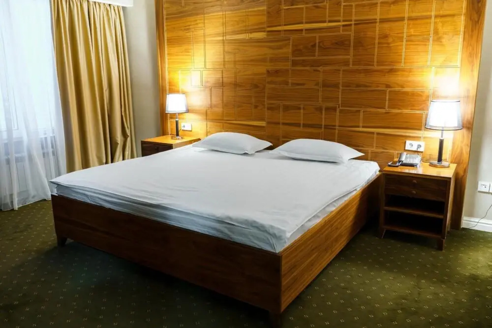 Отель The Square