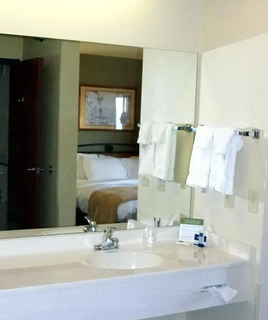 Red Lion Inn & Suites Grimes