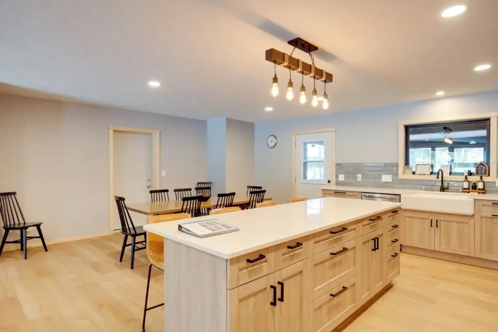 Outdoor Wet Bar: Spacious Eagle River Retreat!