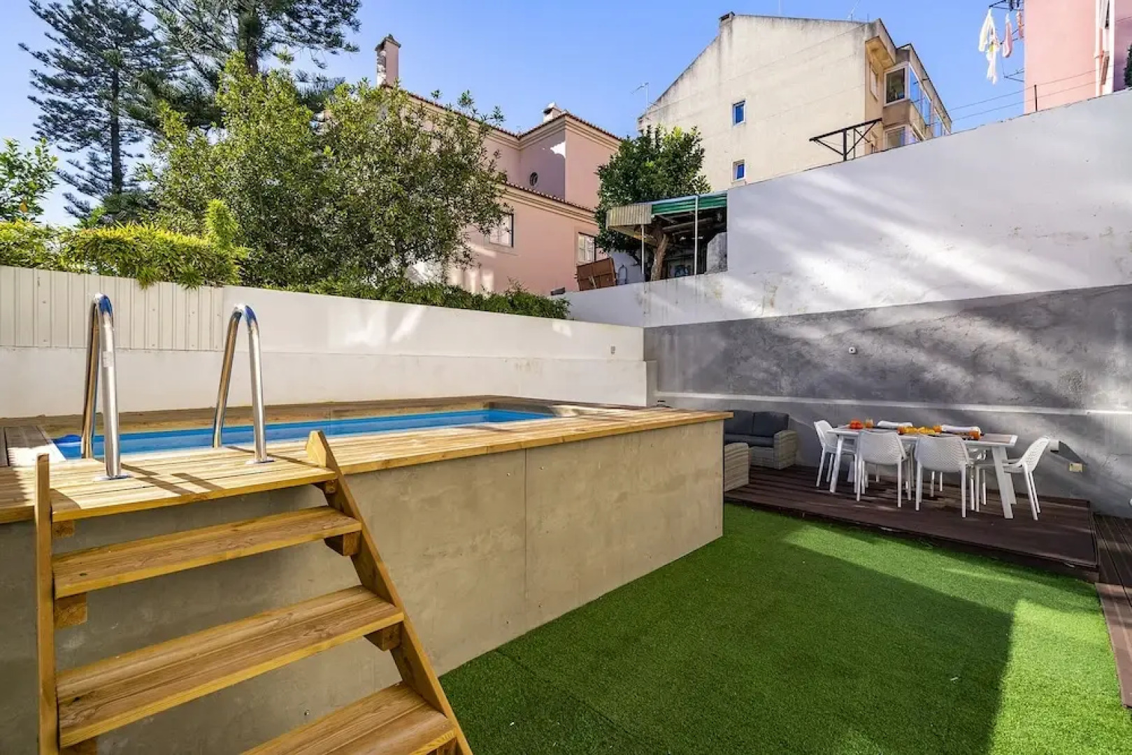 Suburban Serenity Family Home With Pool