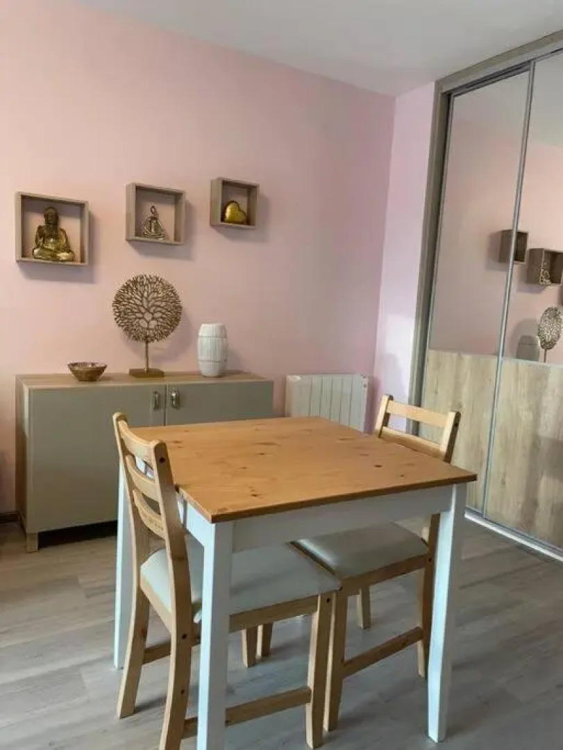 Petit Studio Zen avec parking gratuit réservé