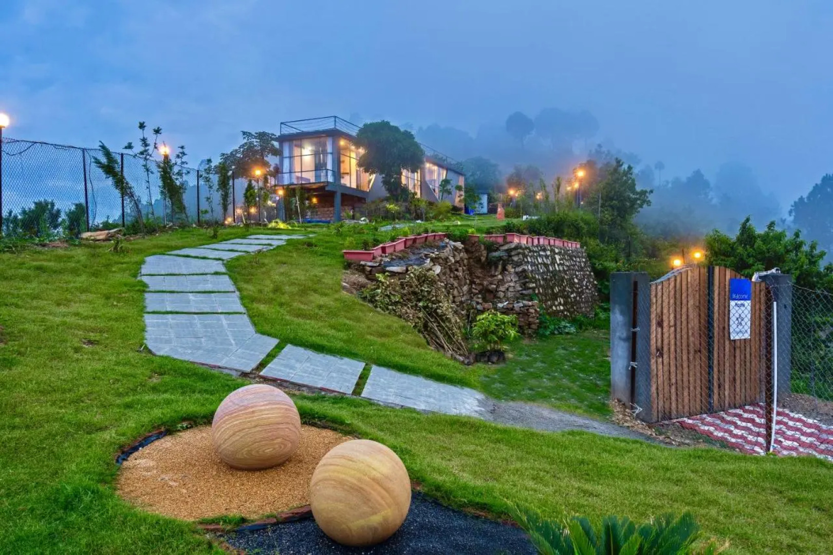 Saffronstays Glasshouse Celeste, Ranikhet