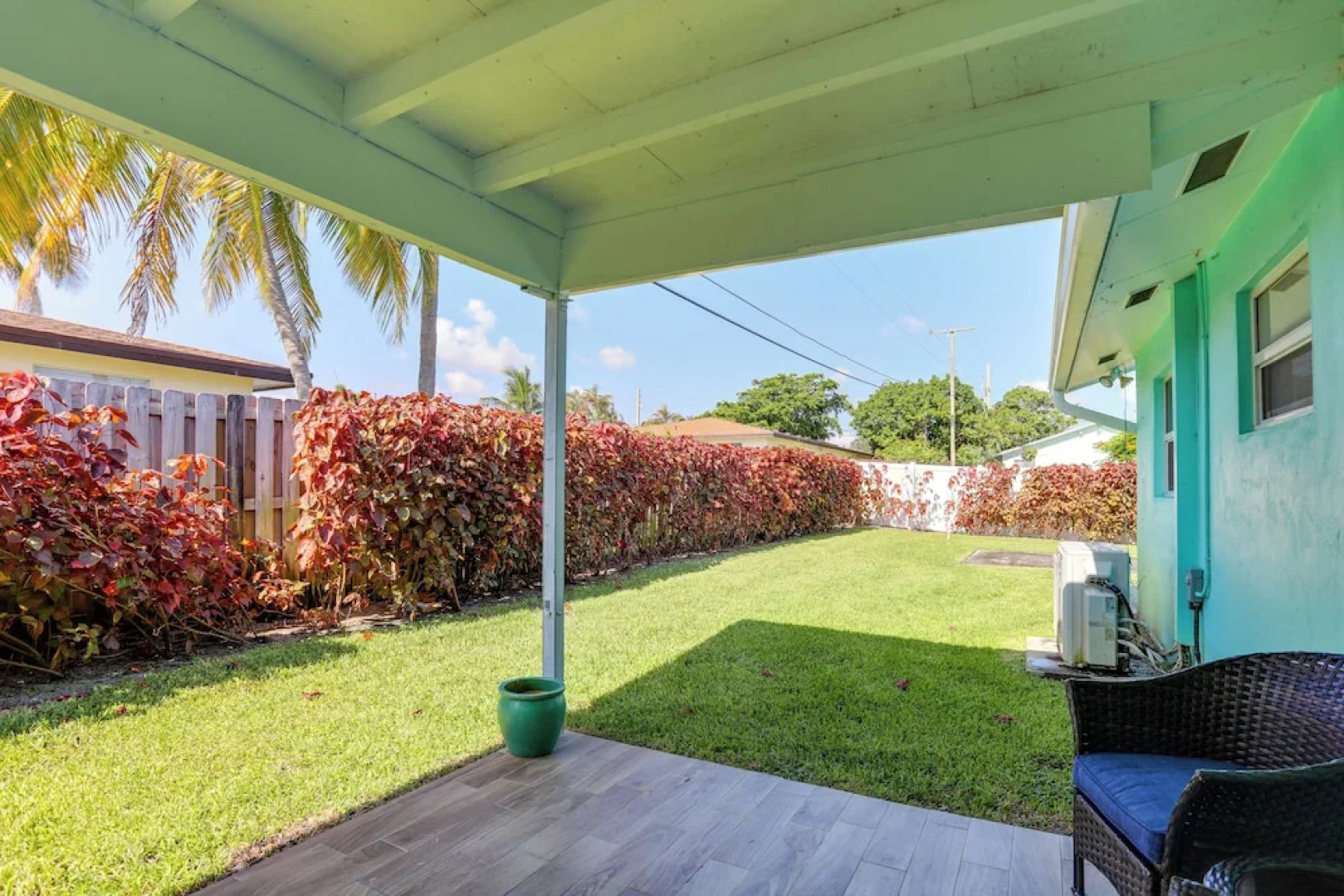 Pet-friendly Palm Beach Pad - 1 Mi to the Ocean!