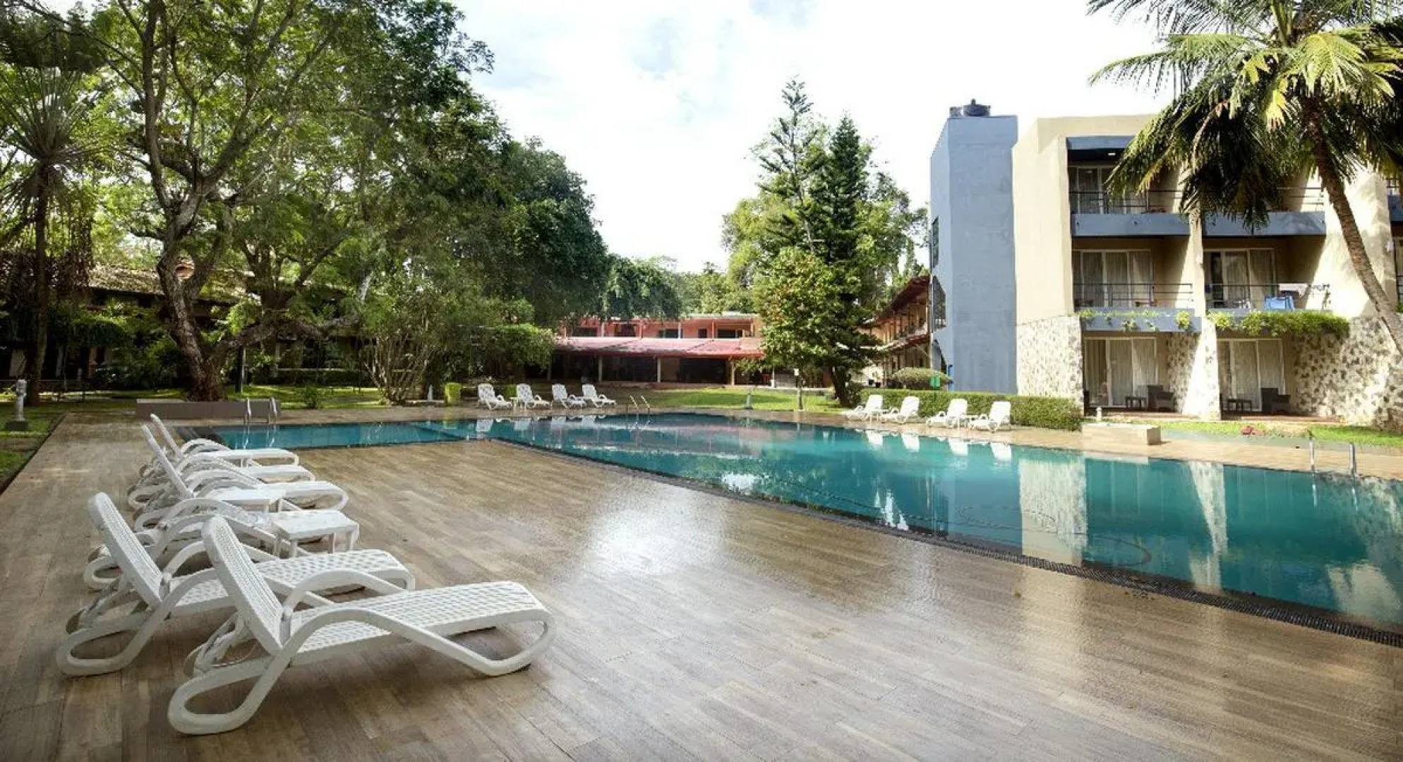 Miridiya Lake Resort