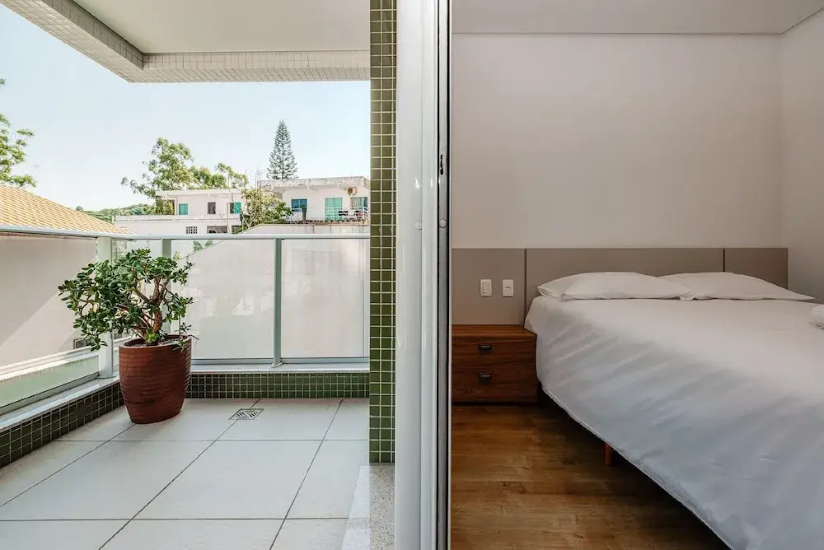 Modern Apt With Balcony 150m From the sea Abc0202