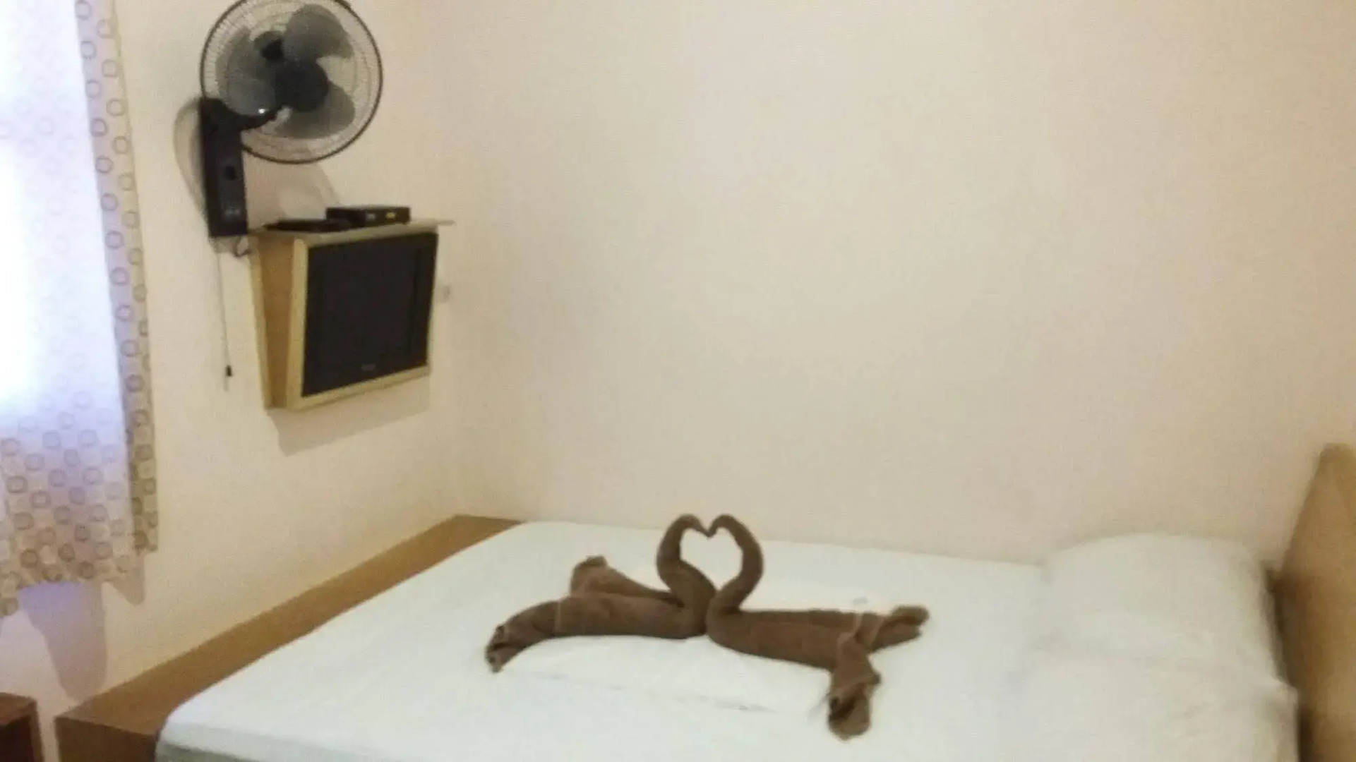 ZEN Rooms Basic White Knights Dumaguete