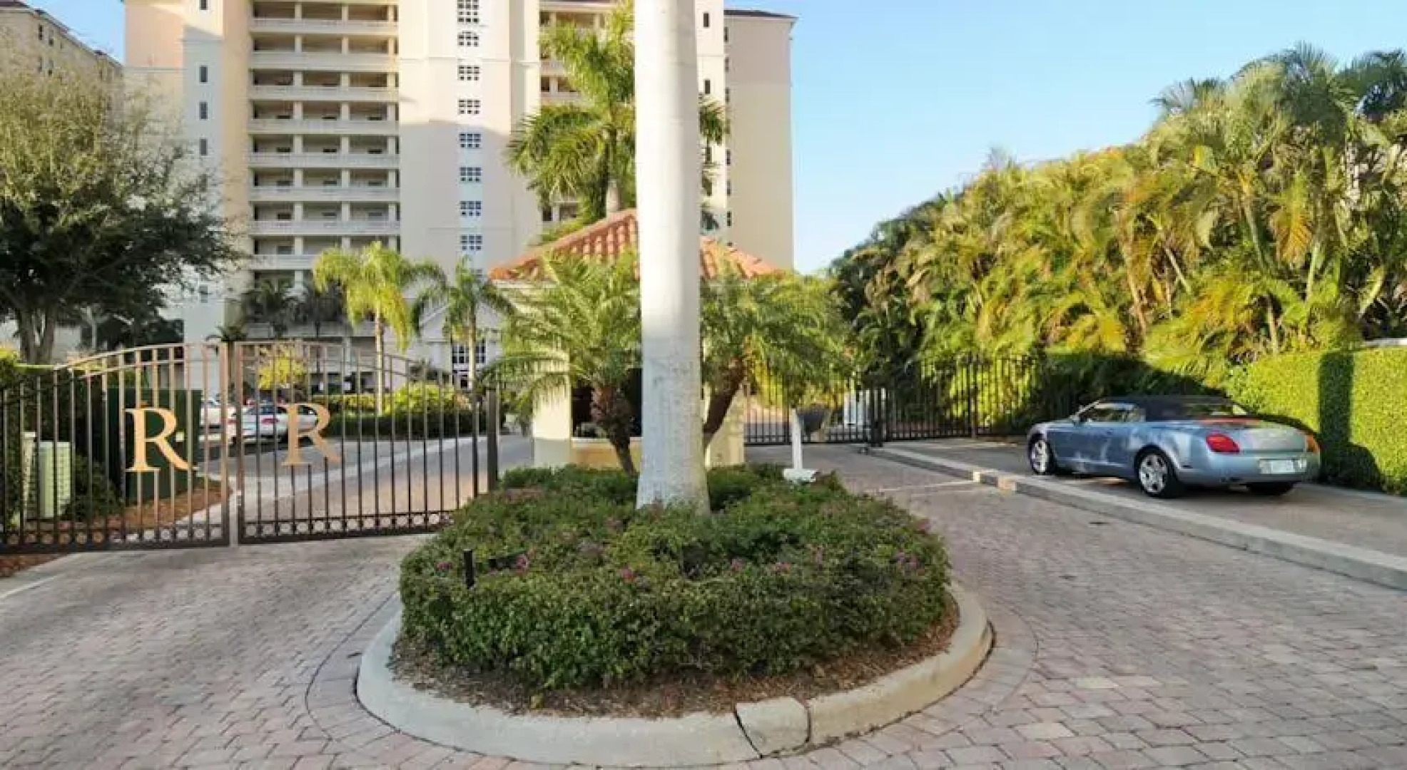 Pascoli Vacation Condo