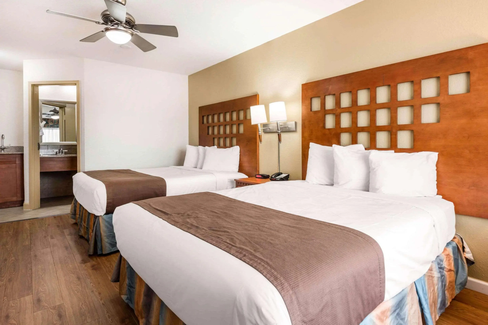Rodeway Inn & Suites Fort Lauderdale Airport / Cruise Port
