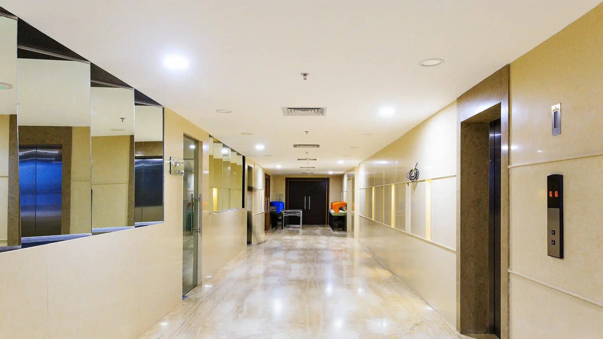 Zo Rooms Lakdi Ka Pul X Road