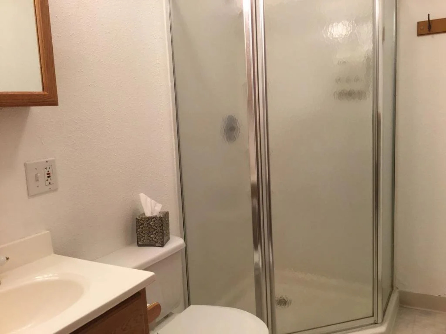 Renfro's Lakeside Retreat - Cabin's and R.V. Park