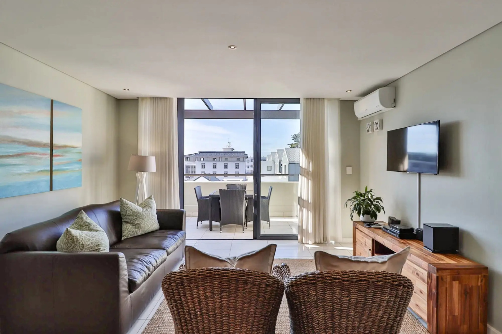 Отель Whale Coast All-Suite-Hotel