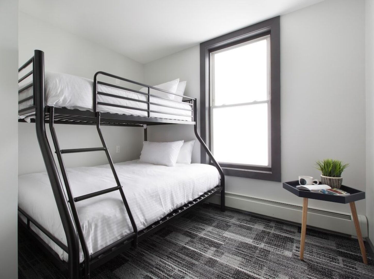 Main and Mountain Bar & Motel