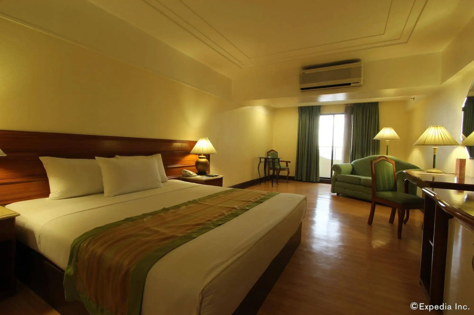 Atrium Hotel