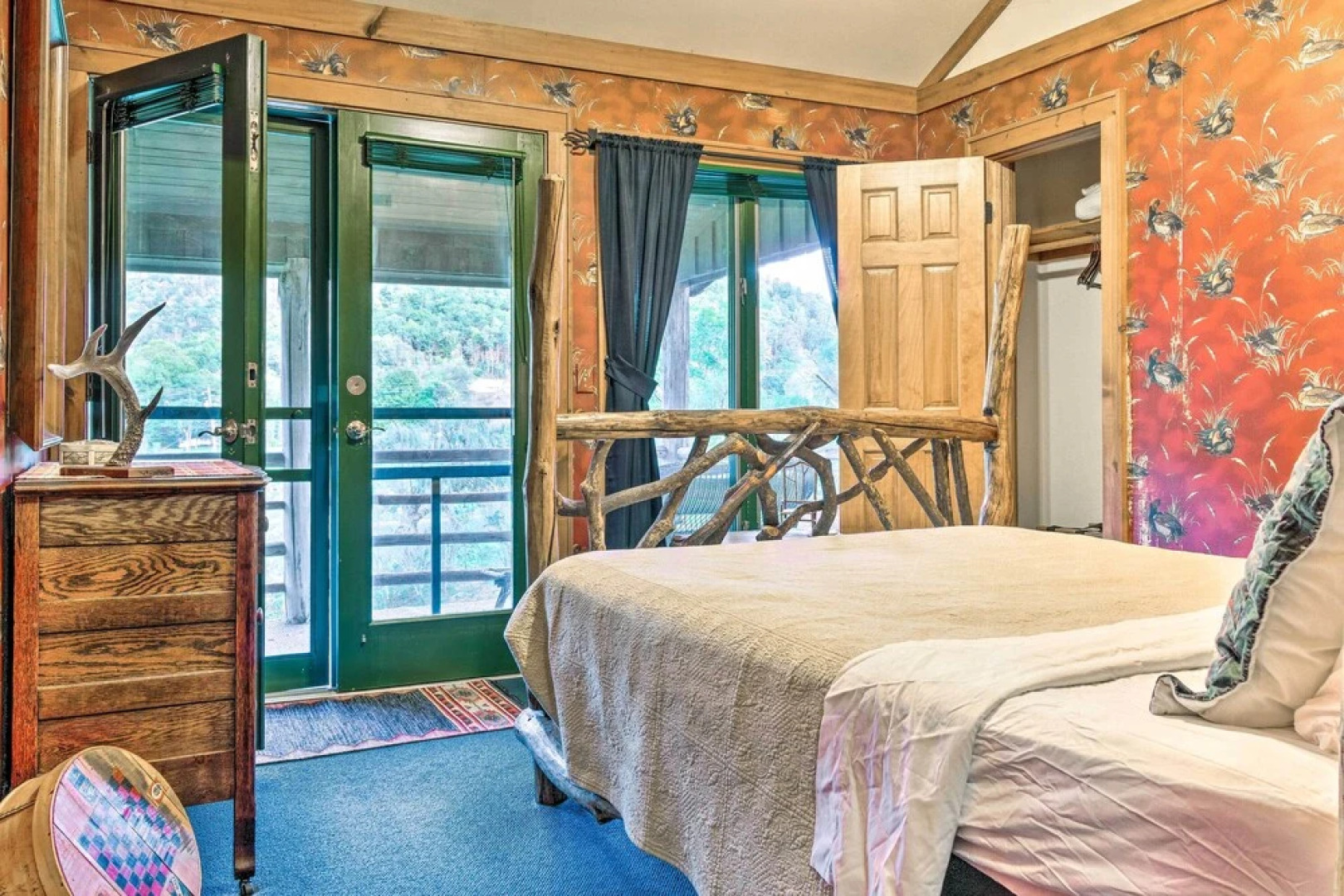 River Access + Mtn Views: Cullowhee Lodge!