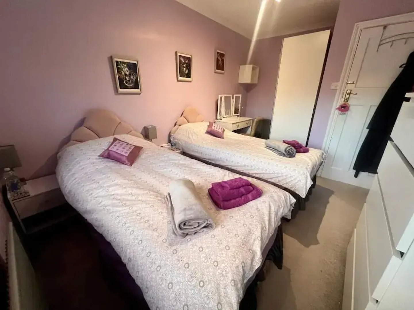 WILLOW RIDGE - a large country house with 3 rental rooms