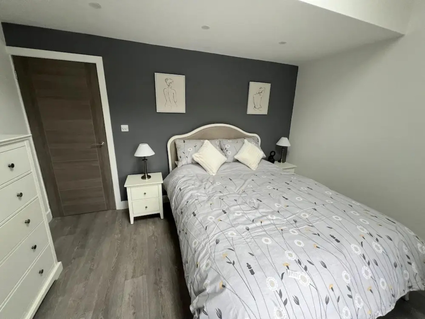 Whole House -sleeps4-parking-garden-bikinghiking