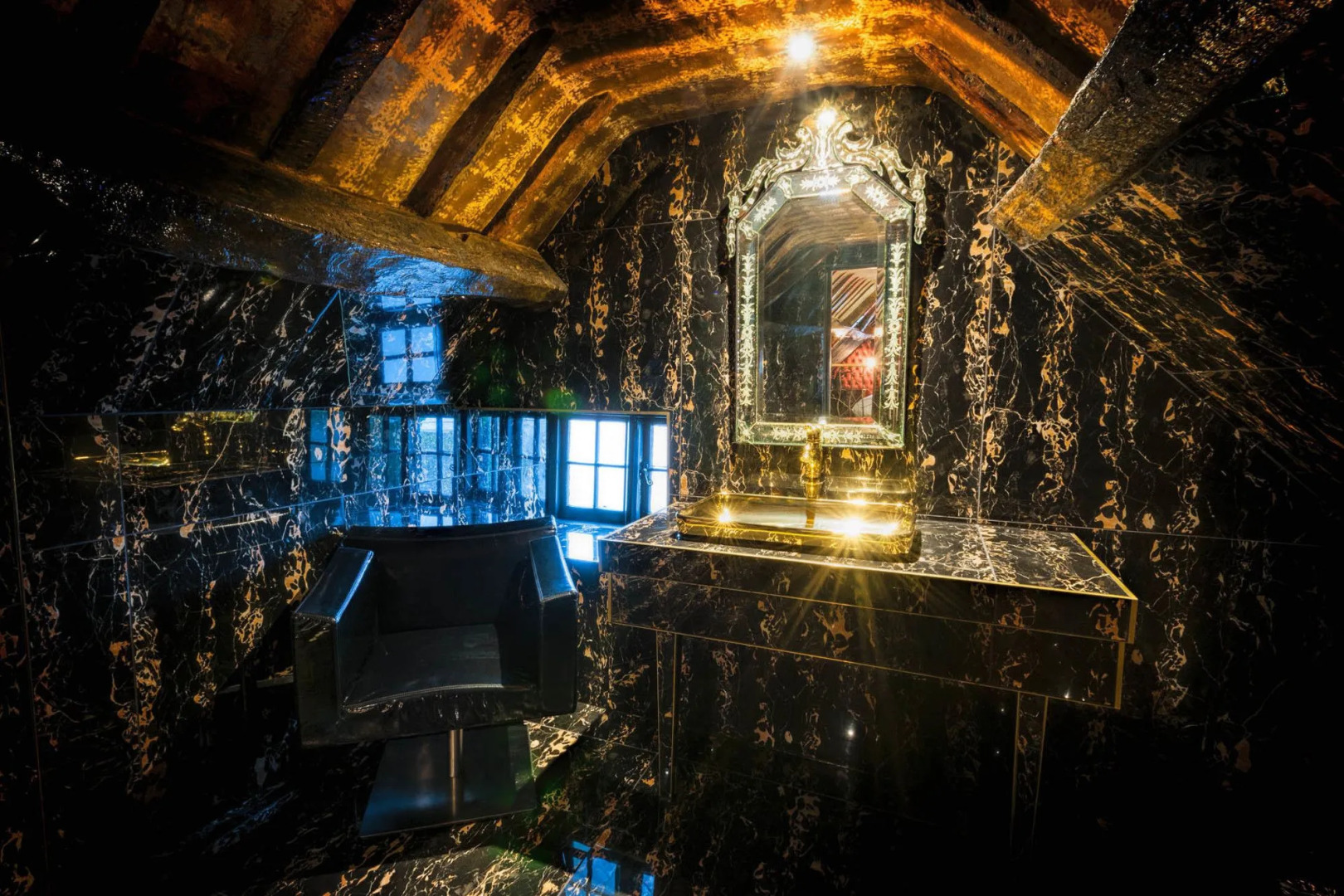 Crazy Bear Hotel-Stadhampton