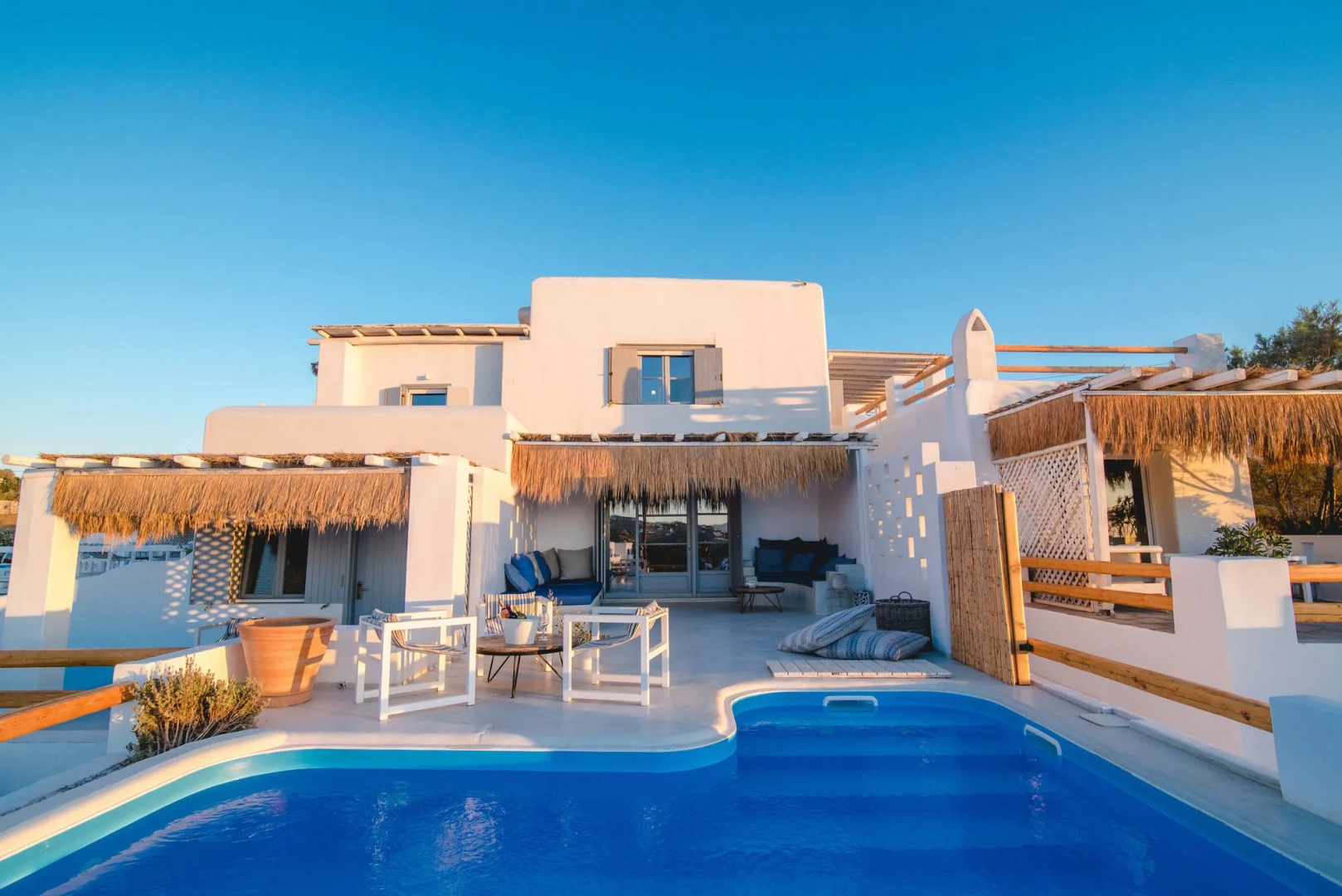 Villa Thea Collection