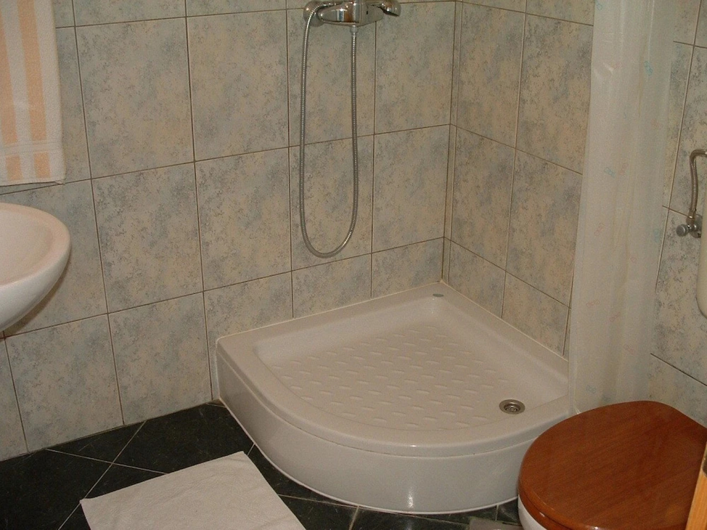 Tonka - 10 m From Beach - A6