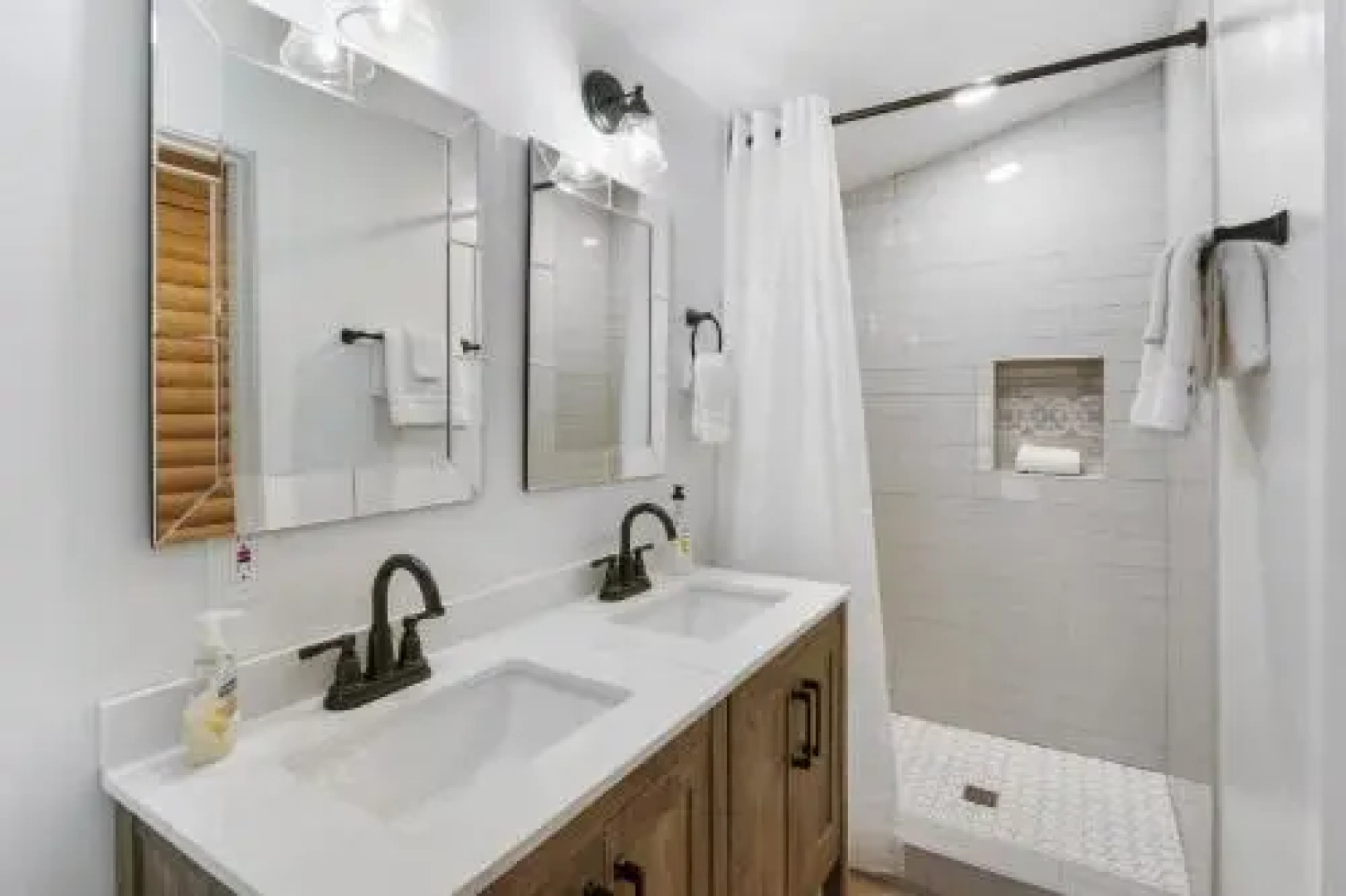 Wimberley Log Cabins Resort and Suites - Unit 1