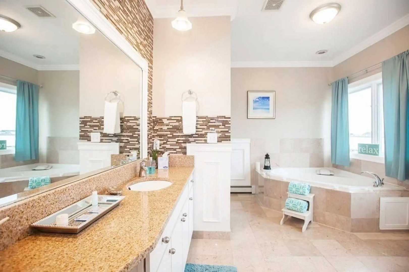 The Beacon Waterfront Inn