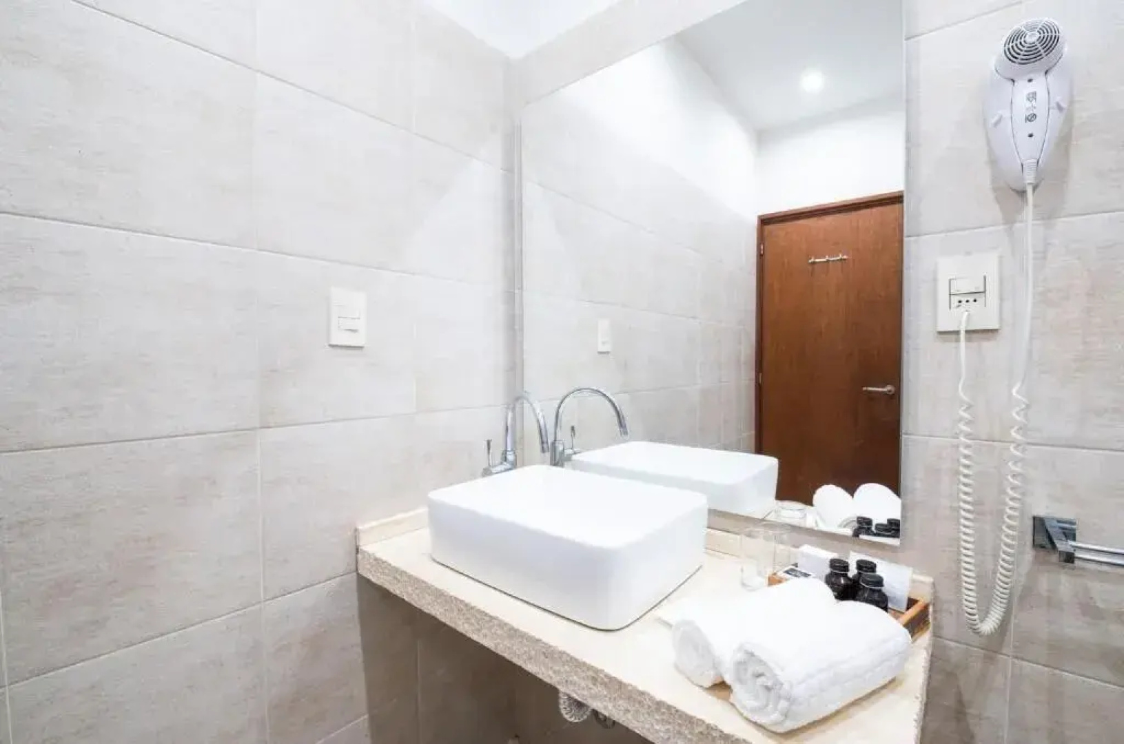 Bemar Carmelo Hotel