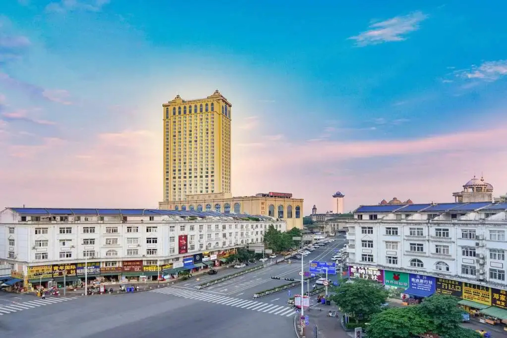 Ramada Plaza Dongxing City Center