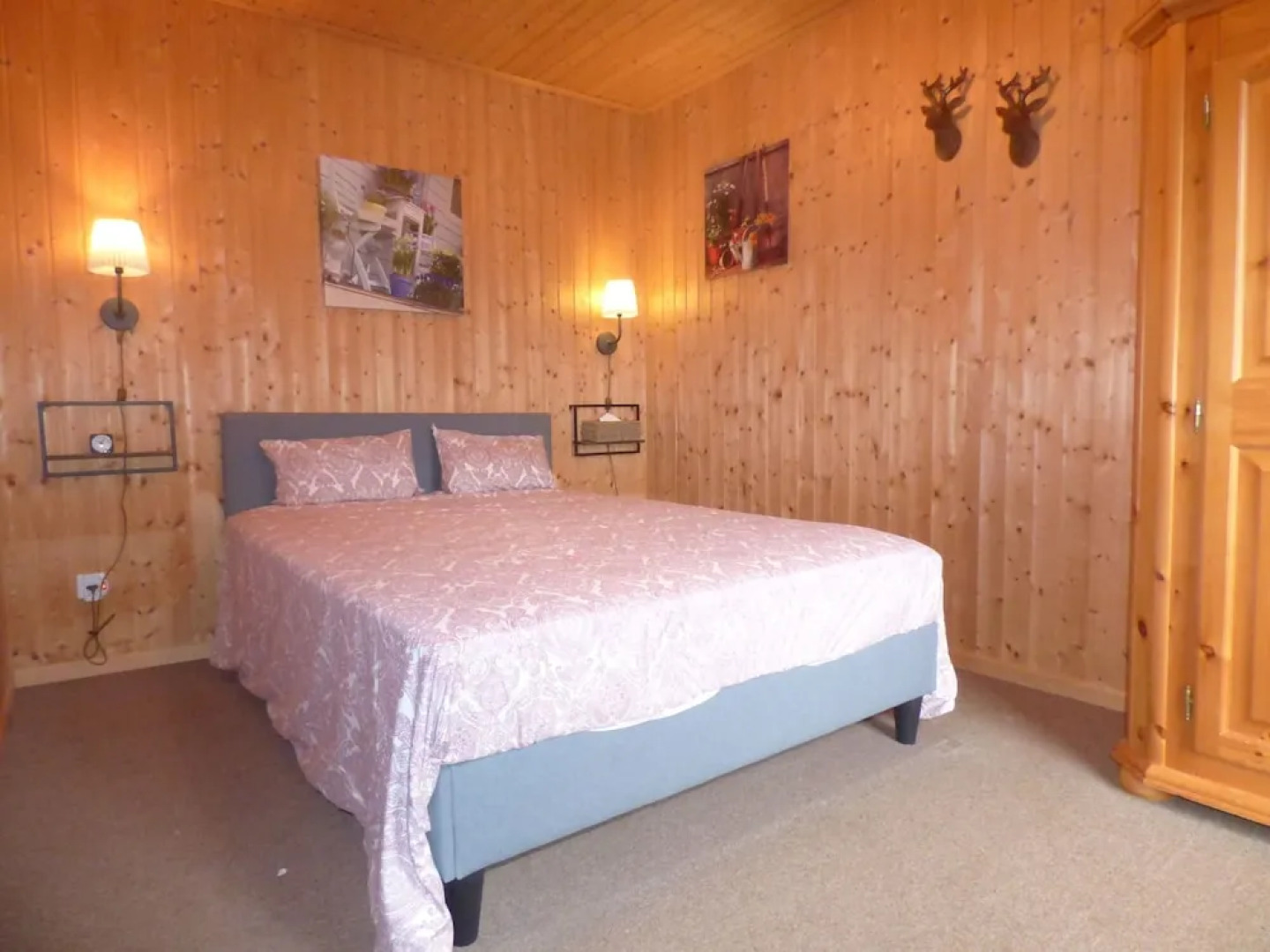 Serene Chalet in Honningen Eifel with garden in the lap of nature