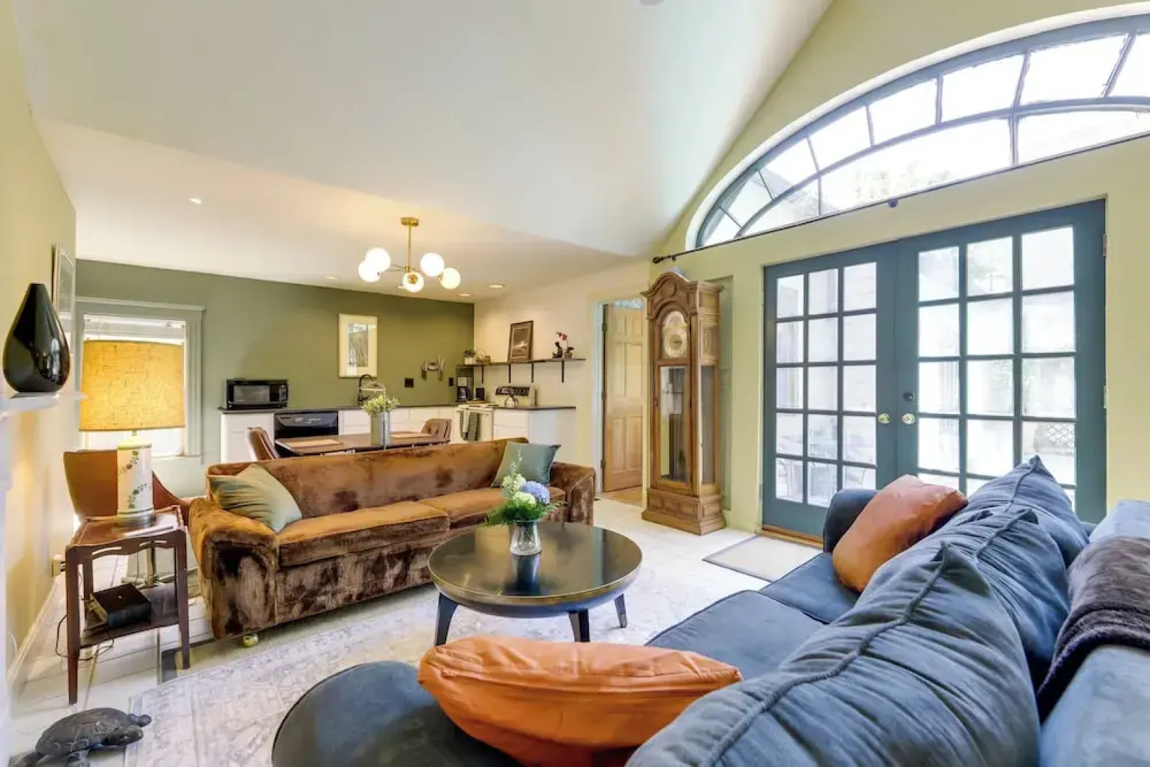 Beautiful & Historic Cottage, Steps to Elm Park