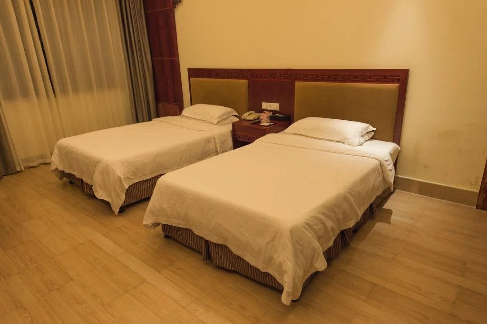 Taohuatanpan Holiday Hotel